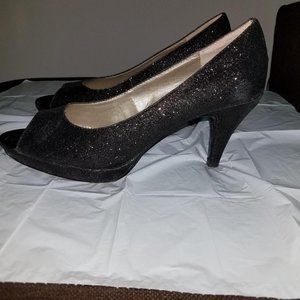 (IF BUNDLE, GET FREE!) Bandolino Black Sparkle Heels Open Toe